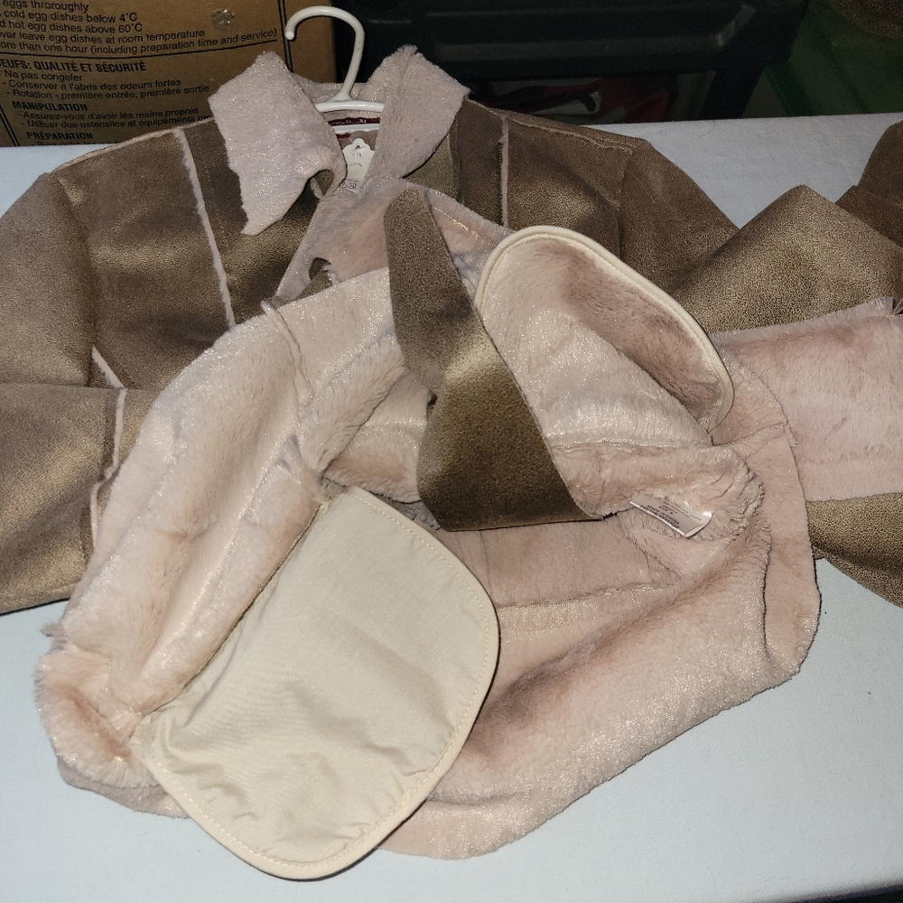 Women's Tan/ Cream Soft  Jackets With Pockets  Zipper Closure - Picture 10 of 10